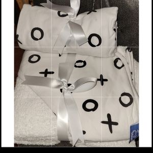 Baby hooded towel with matching blanket